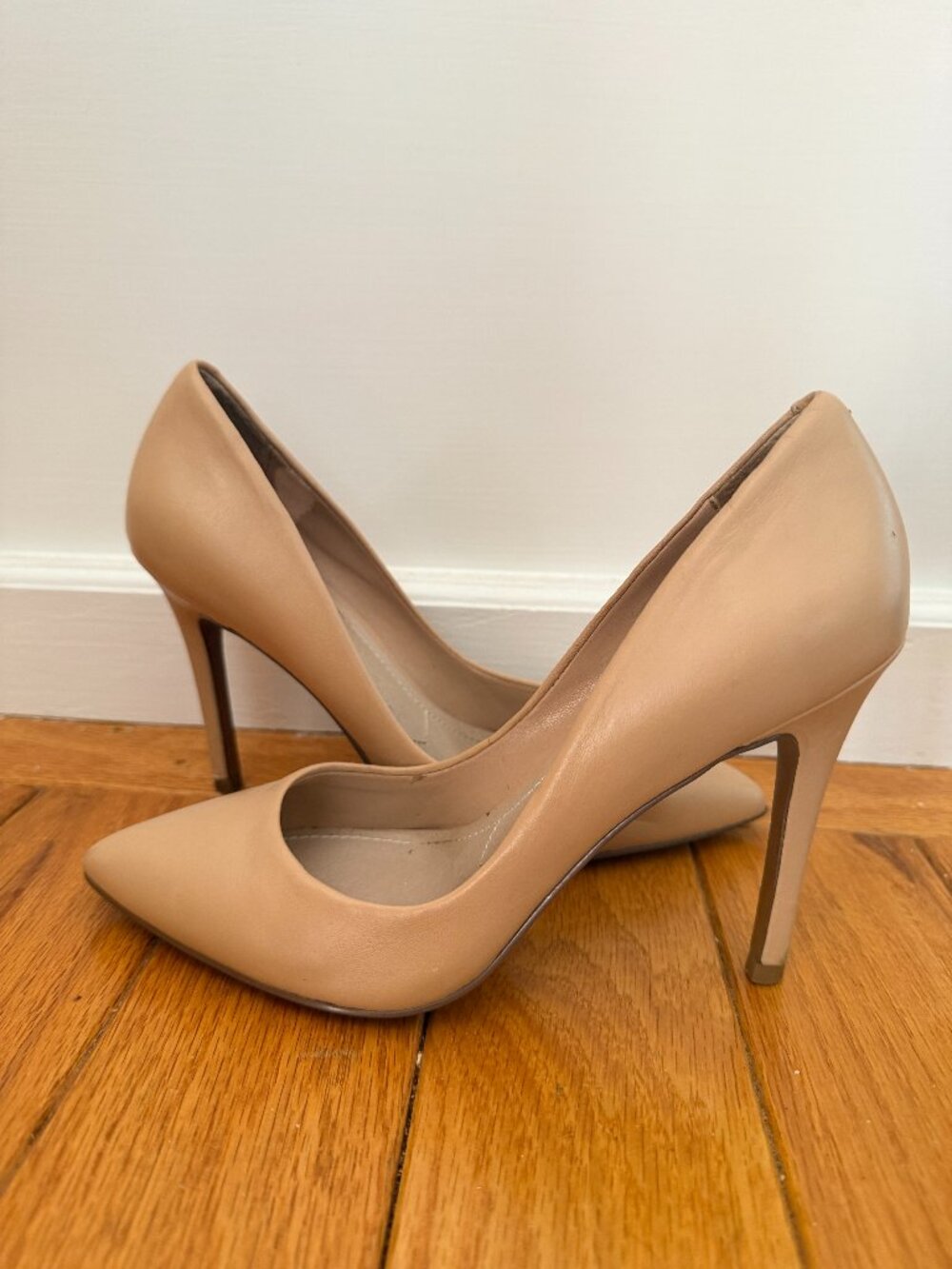 Charles by Charles David Nude Leather Pointed Toe Stiletto Pump Sz 5